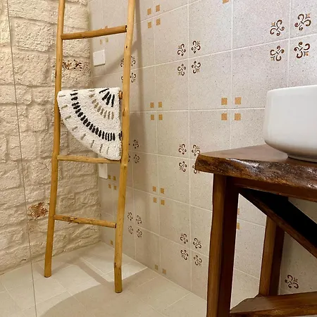 Nidus Petrae * Alberobello